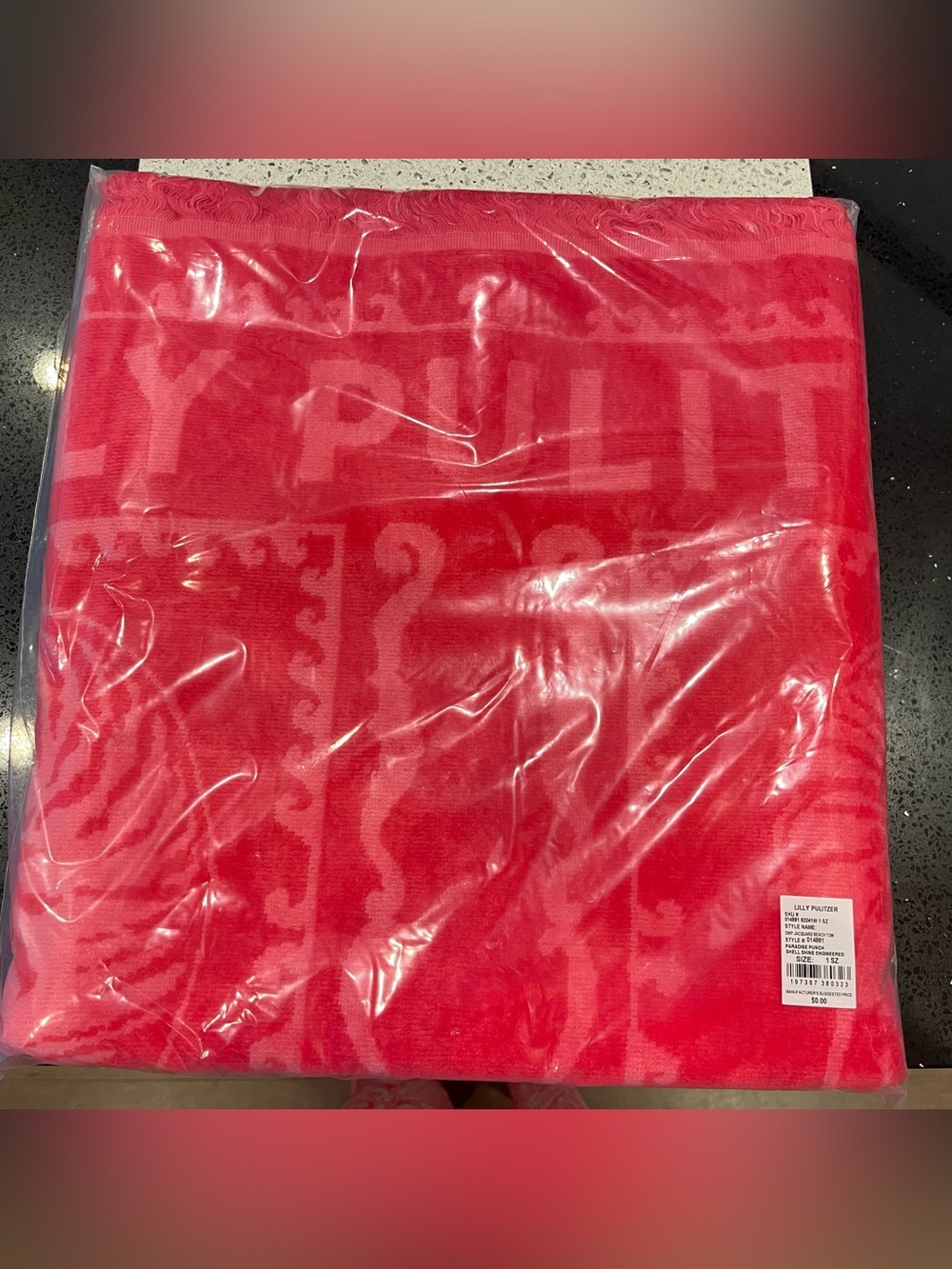 NWT/GWP Red Lilly Pulitzer Towel - Picture 2 of 5